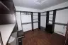 Luxurious 6-Bedroom Duplex in Khalda