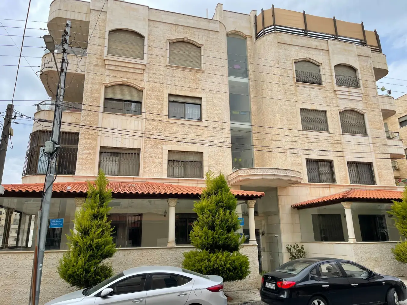 Luxurious 6-Bedroom Duplex in Khalda